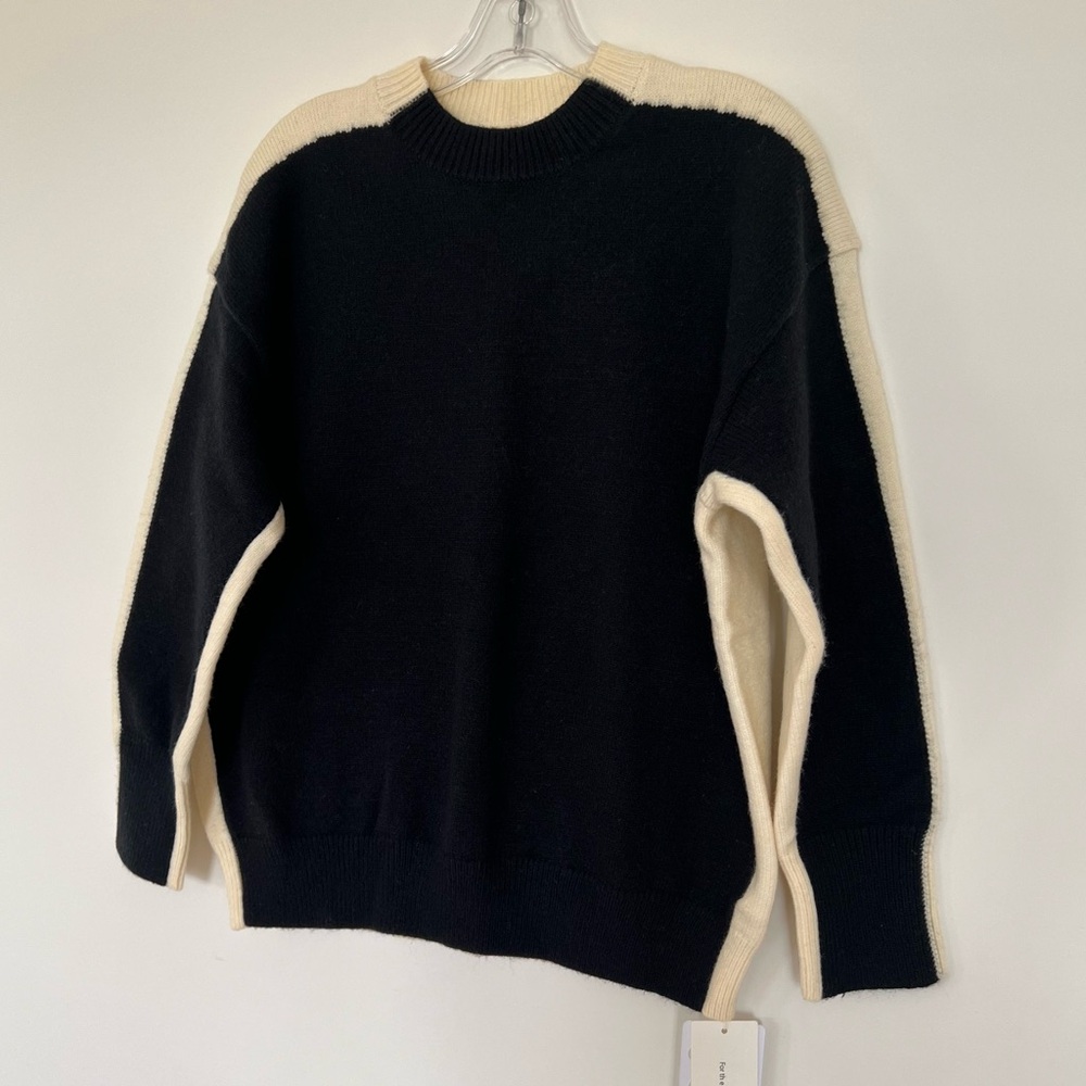 Commense Sweater Top Womens Size XS Black Ivory Relaxed Classic - Picture 7 of 15